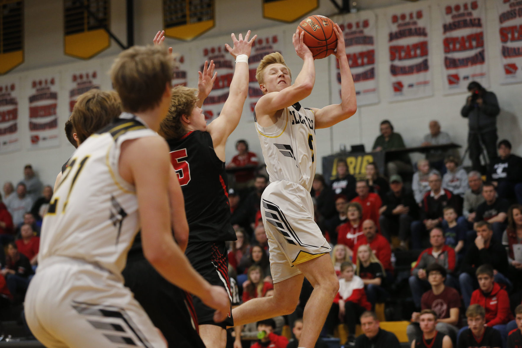 BBBall Clear Lake vs. Algona 9